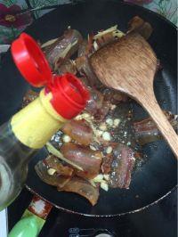 豇豆炒腊肉的做法步骤6