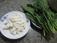菠菜炒山药的做法步骤1